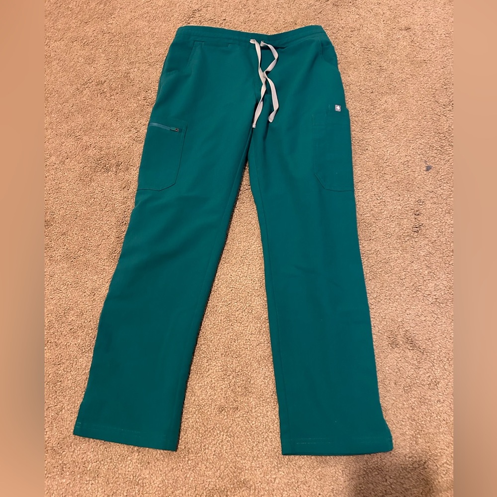 FIGS Women’s size small petite Yoga Skinny Scrub Pants